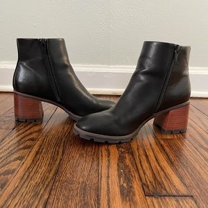 Korks women’s booties